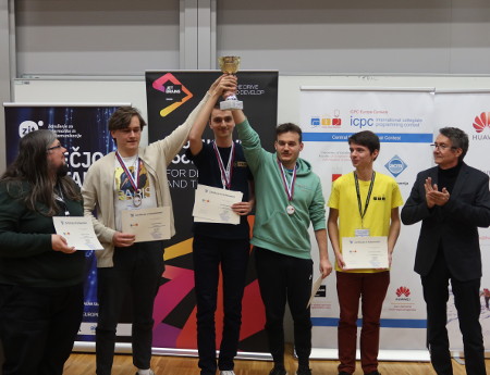 Studenci Informatyki Analitycznej mistrzami Europy Środkowej w Programowaniu Zespołowym